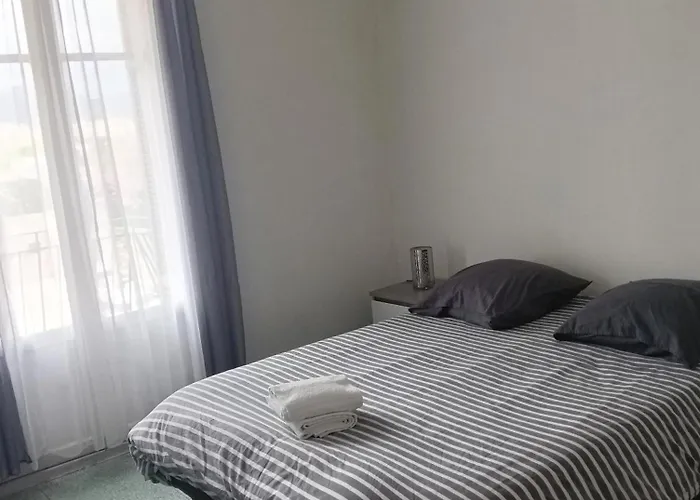 홈스테이 Chambres Chez L'Habitant *